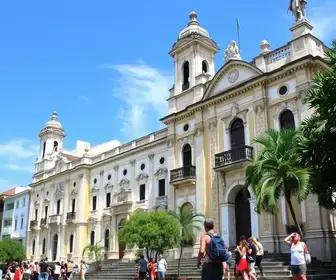 Salvador quer turista por 10 dias